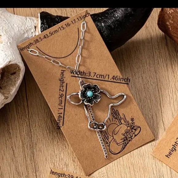 NWT- Adorable Cow Necklace - Picture 2 of 2